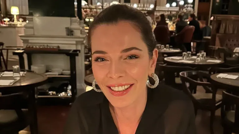 Begüm Kütük sporla koruduğu fit ve kaslı görüntüsüyle gündemde